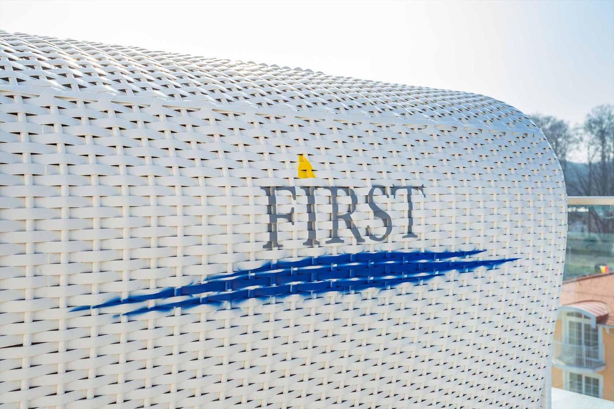 First White Pearl Apartamento Sellin  Exterior foto